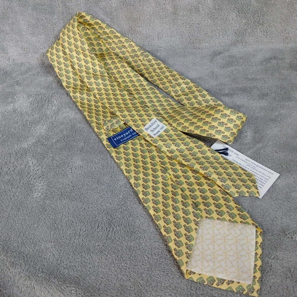 Berkshire School Vineyard Vines Tie Mens OS Bear Mascot Yellow Silk NCAA Prep